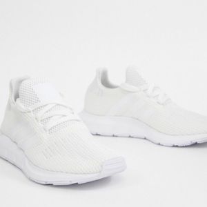 Brand New, Adidas Originals Swift run sneakers